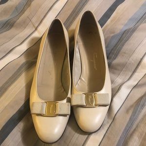 Salvatore Ferragamo kitten heels size 8.5
